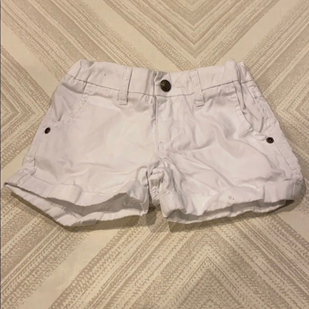 Ruum Little Girls White Adjustable Waist Shorts